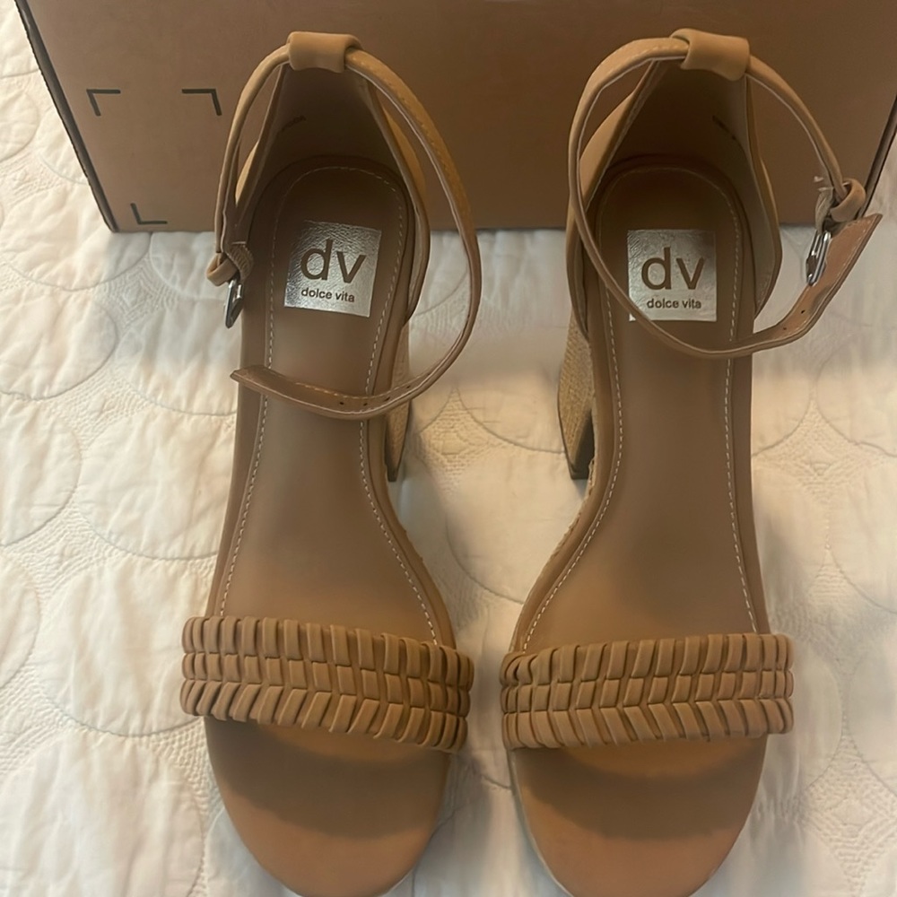 Dolce Vita Sandles